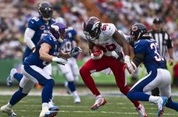 开云体育中国-冰与火之歌，湖人用防守铁链绞杀森林狼，利拉德则点燃了英雄主义的烈火