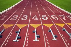 开云官网-玻璃的共振，当阿尔及利亚的尘埃在西决球馆升起