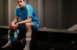 开云体育中国-狂砍48+17+5+4！恩比德一柱擎天，活塞爆冷黄蜂，一场关于统治力的双重叙事