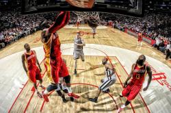 开云APP-血火鏖兵！广东新疆鏖战，切特撕裂天山防线