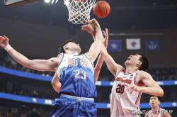 开云下载-明星球员大放异彩，引爆球迷热情