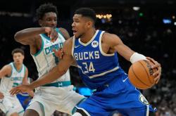 开云体育下载-雄鹿队球员伤停，球队战绩蒙影响