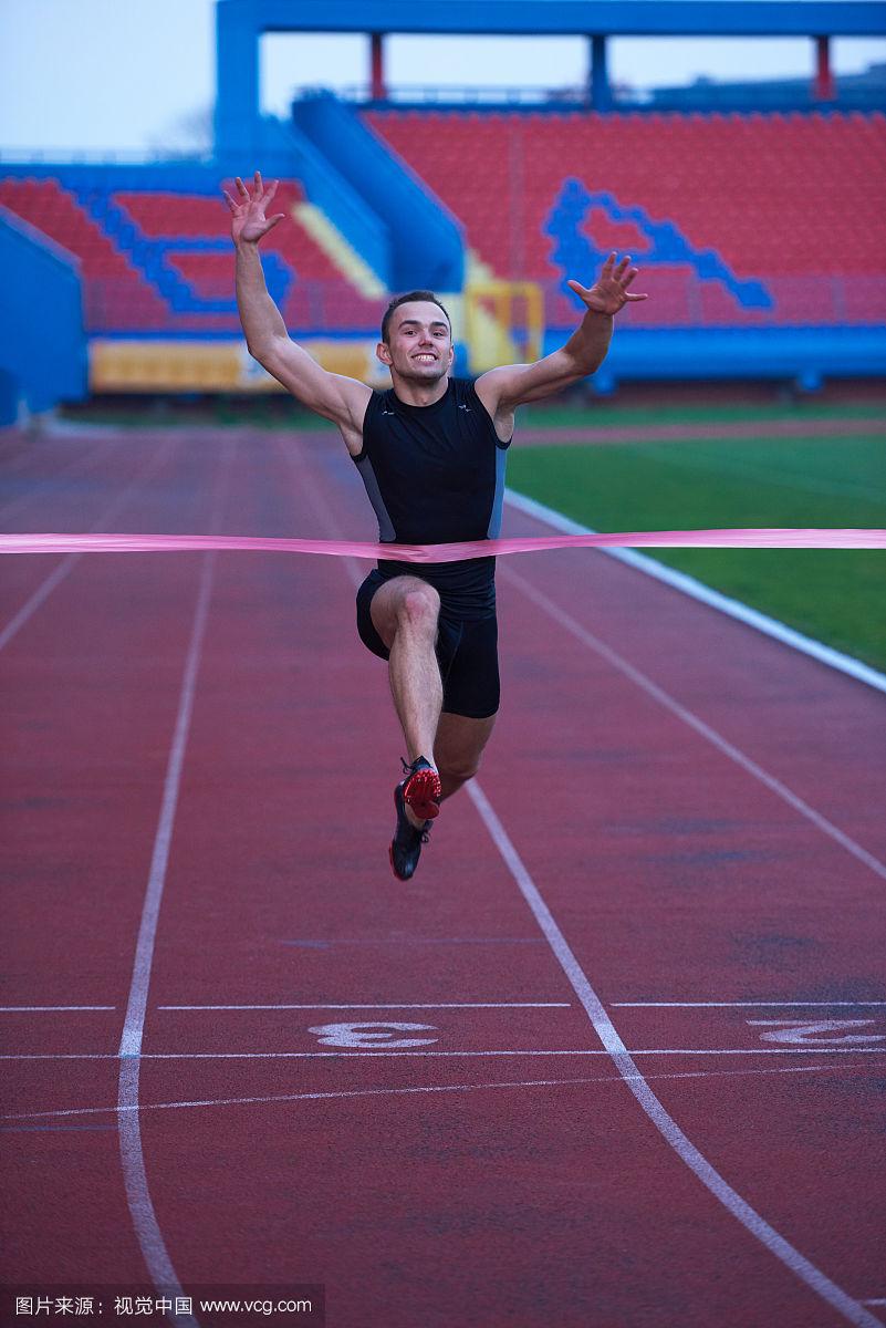 斯洛文尼亚运动员冲刺终点，获取冠军头衔的简单介绍