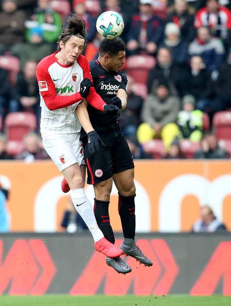 关于法兰克福全队受伤,主帅面临人员调整难题的信息 关于法兰克福全队受伤,主帅面临人员调整难题的信息