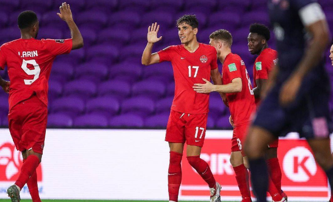 墨西哥队击溃俄罗斯，晋级四强