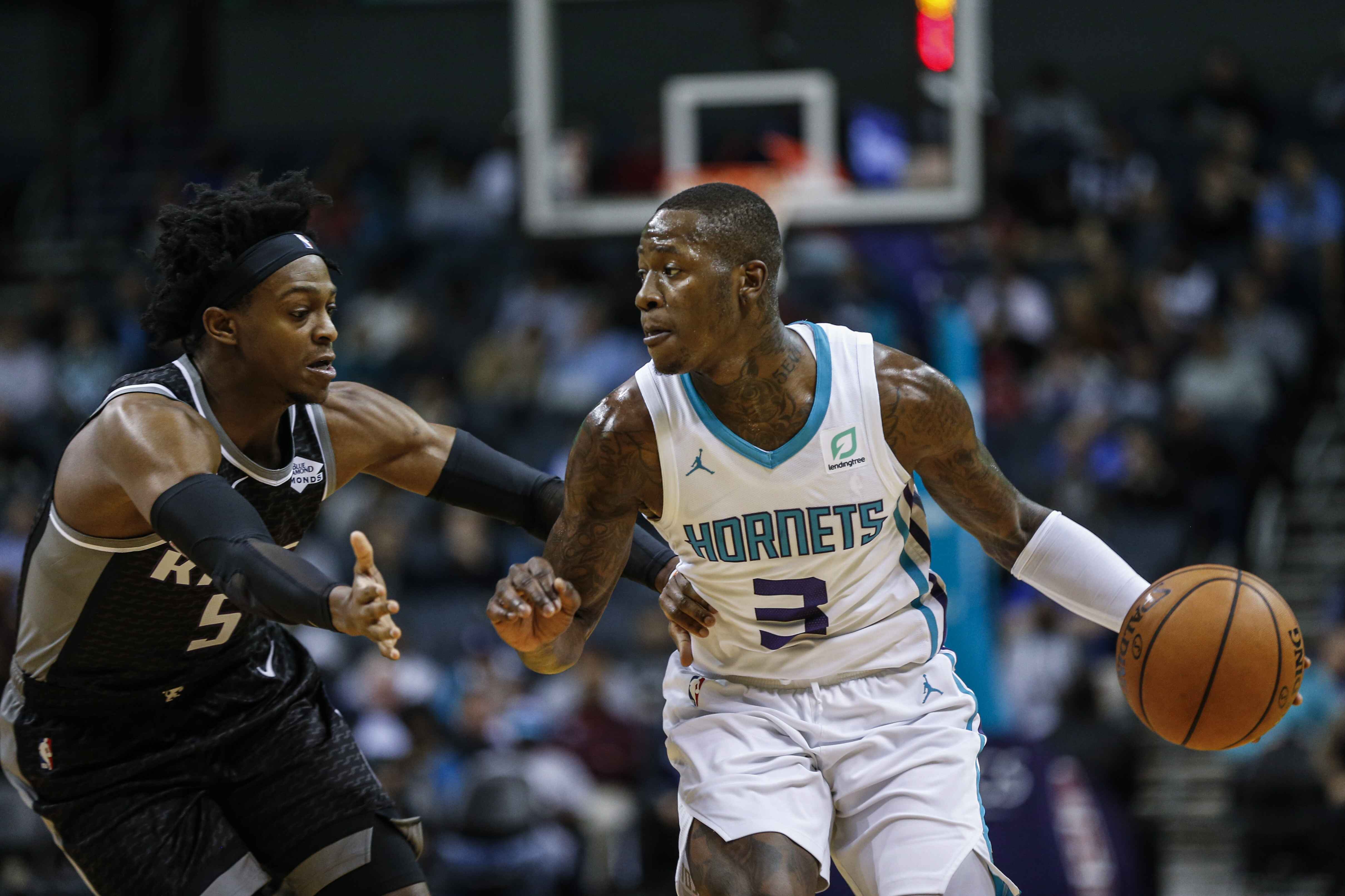 包含黄蜂主场负于国王,布杜尔斯有精彩表现的词条 包含黄蜂主场负于国王,布杜尔斯有精彩表现的词条