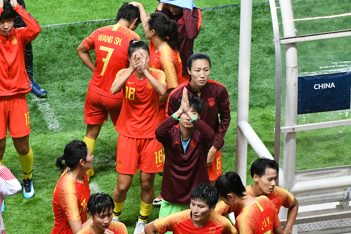 包含阿美尔队客场大胜,取得激动人心的比赛胜利的词条 包含阿美尔队客场大胜,取得激动人心的比赛胜利的词条