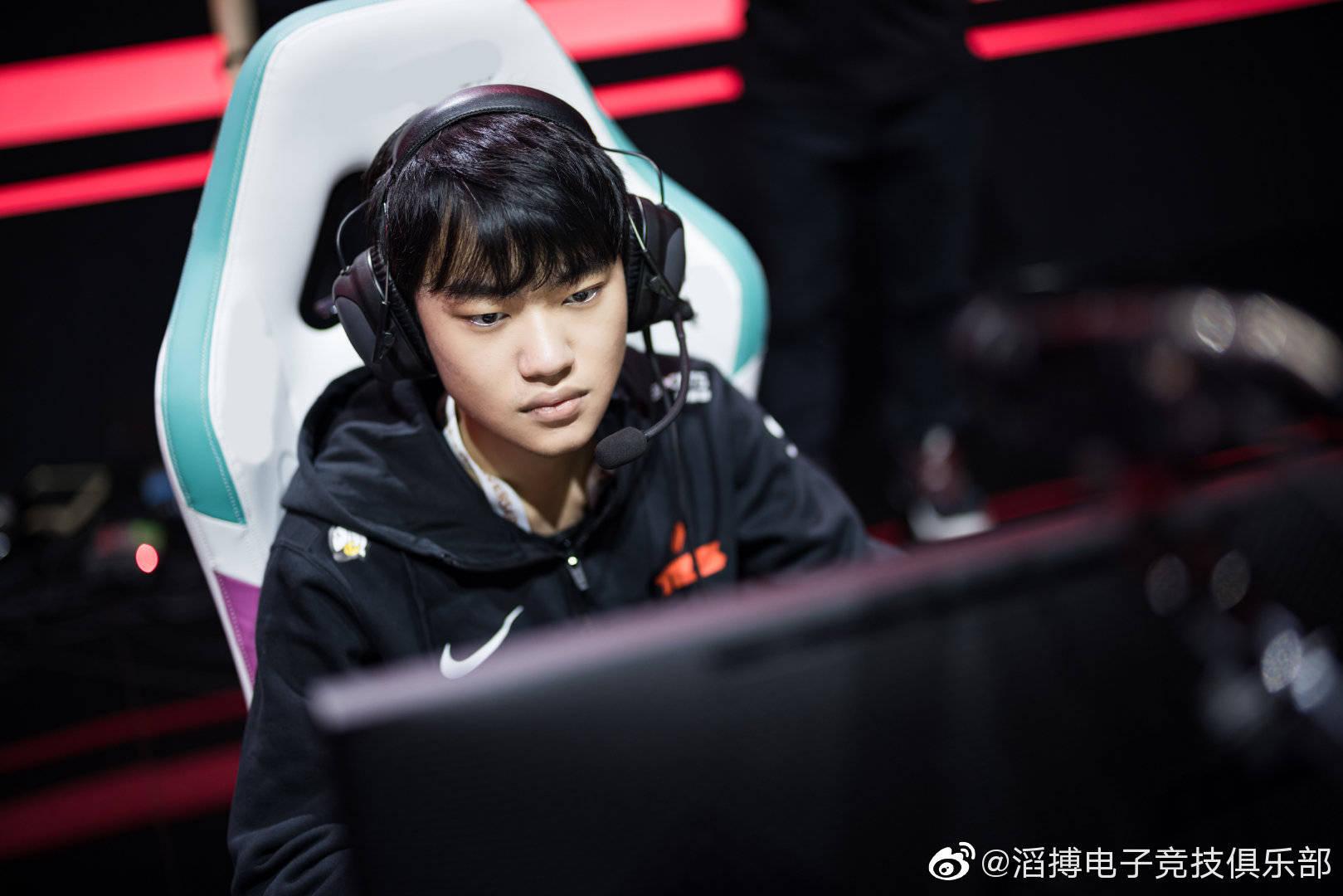 LGD力克MAD,ShowMaker极限生还后反打宿敌对决小组赛,让粉丝疯狂欢呼 LGD力克MAD,ShowMaker极限生还后反打宿敌对决小组赛,让粉丝疯狂欢呼