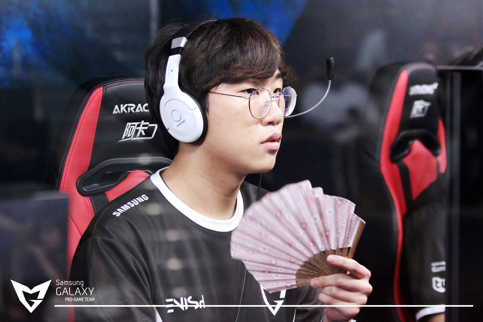 包含GEN横扫V5,CoreJJ开启传奇时刻强强对话四强赛,引爆全场热议的词条 包含GEN横扫V5,CoreJJ开启传奇时刻强强对话四强赛,引爆全场热议的词条