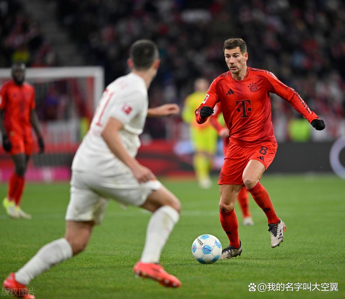 关于拜仁慕尼黑客场完胜法兰克福,领跑德甲的信息 关于拜仁慕尼黑客场完胜法兰克福,领跑德甲的信息