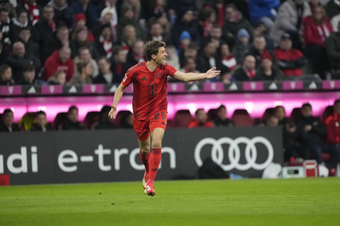 关于拜仁慕尼黑客场完胜法兰克福,领跑德甲的信息 关于拜仁慕尼黑客场完胜法兰克福,领跑德甲的信息