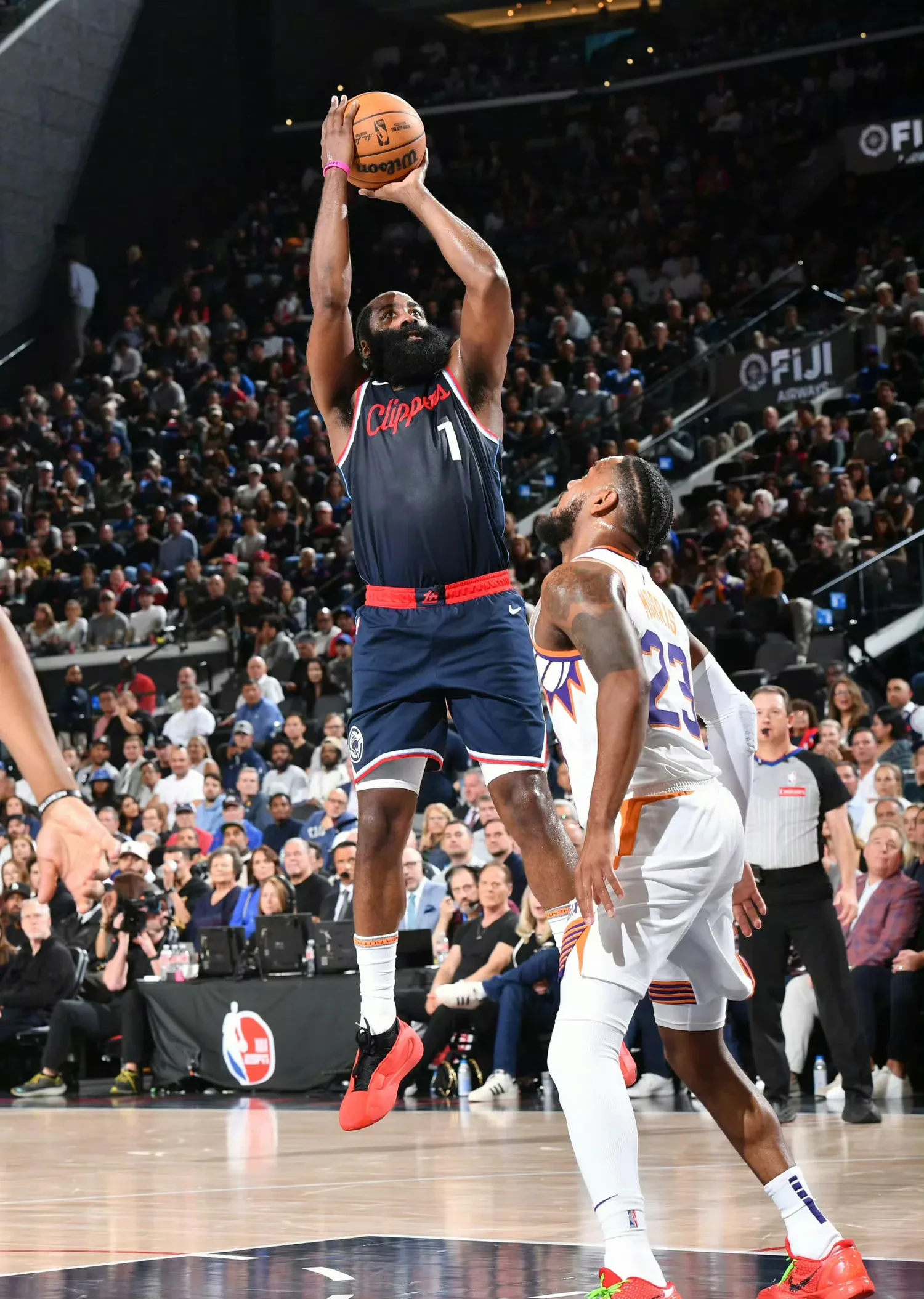 火箭不敌骑士,哈登状态依然低迷 火箭不敌骑士,哈登状态依然低迷