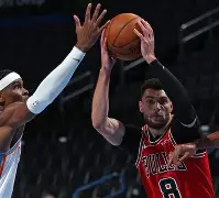 公牛队大胜老鹰队,季后赛前景蒙上一层阴影 公牛队大胜老鹰队,季后赛前景蒙上一层阴影