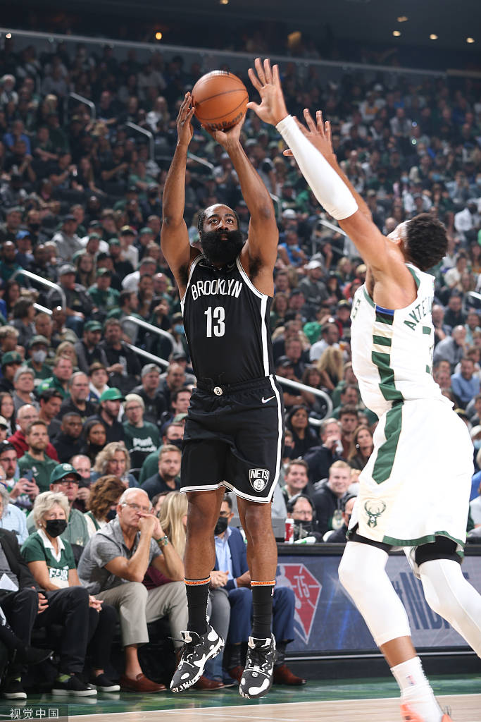 雄鹿主场大胜篮网，豪取八连胜