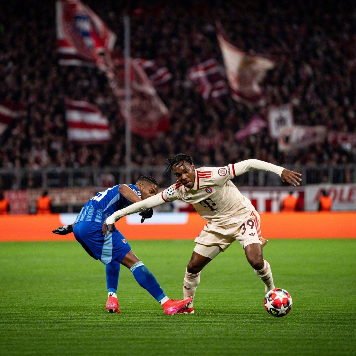 足球世界的焦点在近期比赛中集中 足球世界的焦点在近期比赛中集中