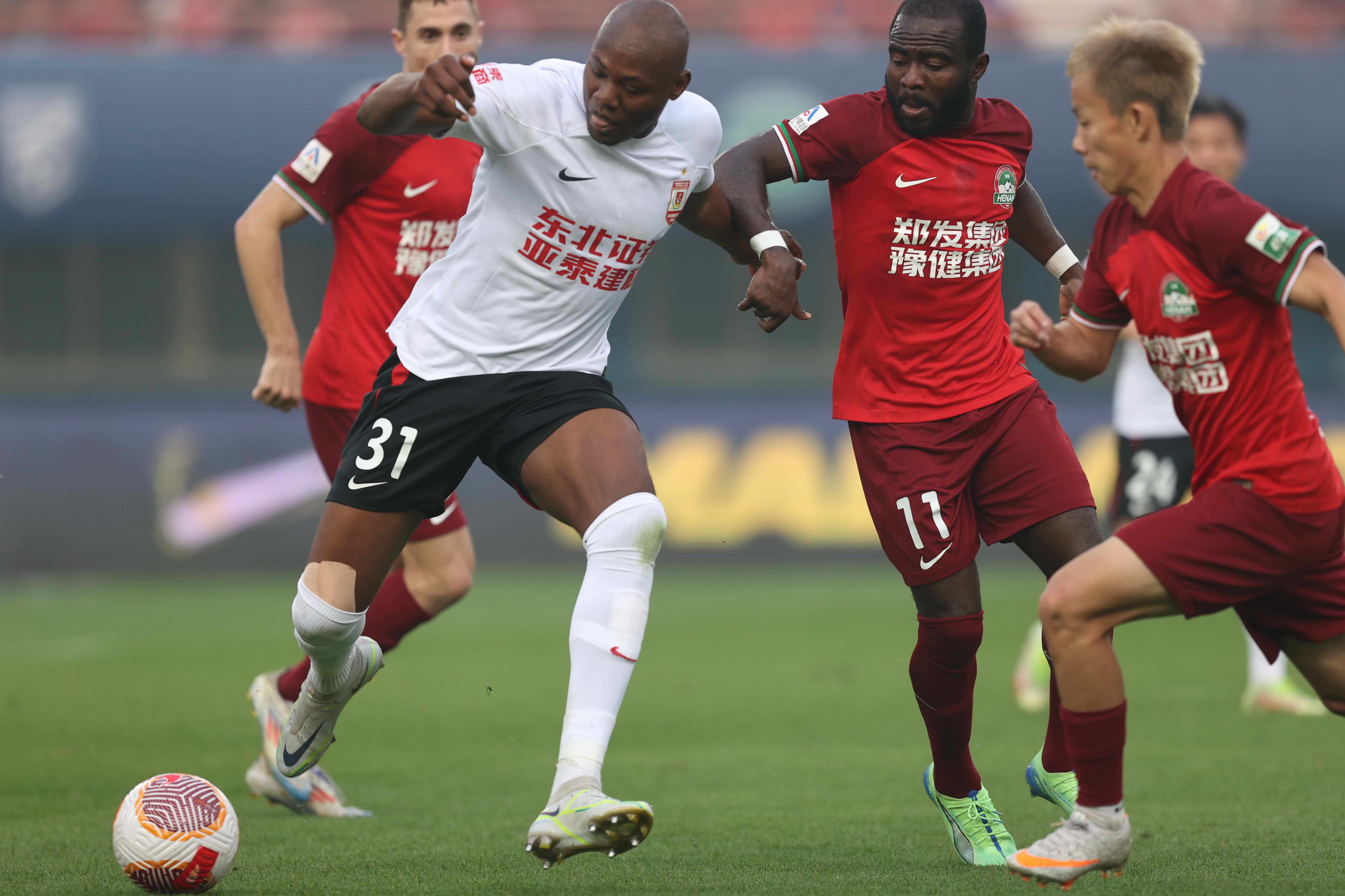 中超球员才华横溢，备受国内外俱乐部青睐