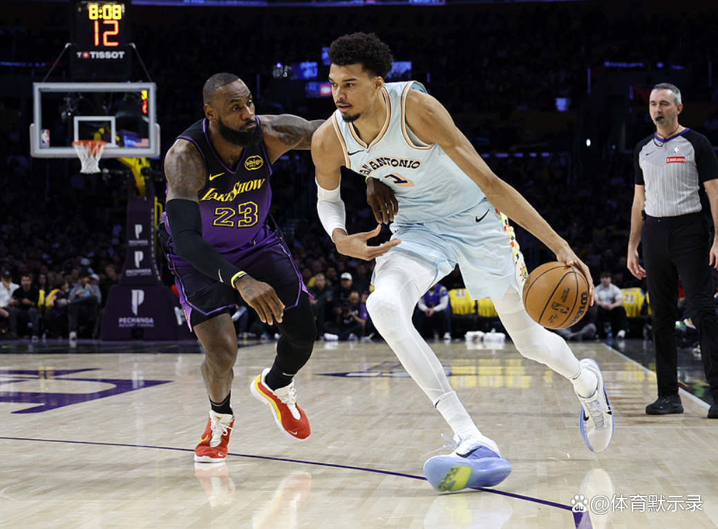 马刺队双塔攻防出色，力克国王队取得赛季首胜