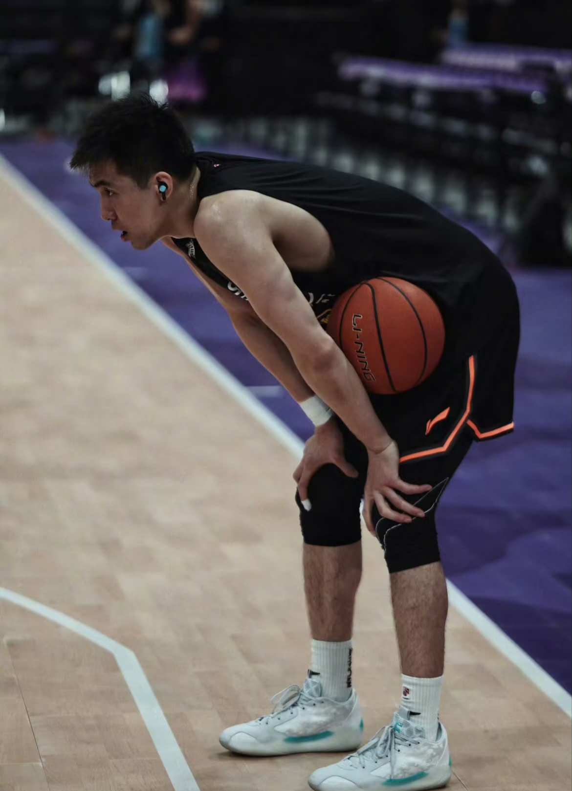 包含热火鏖战辽宁队，郭艾伦状态火热的词条