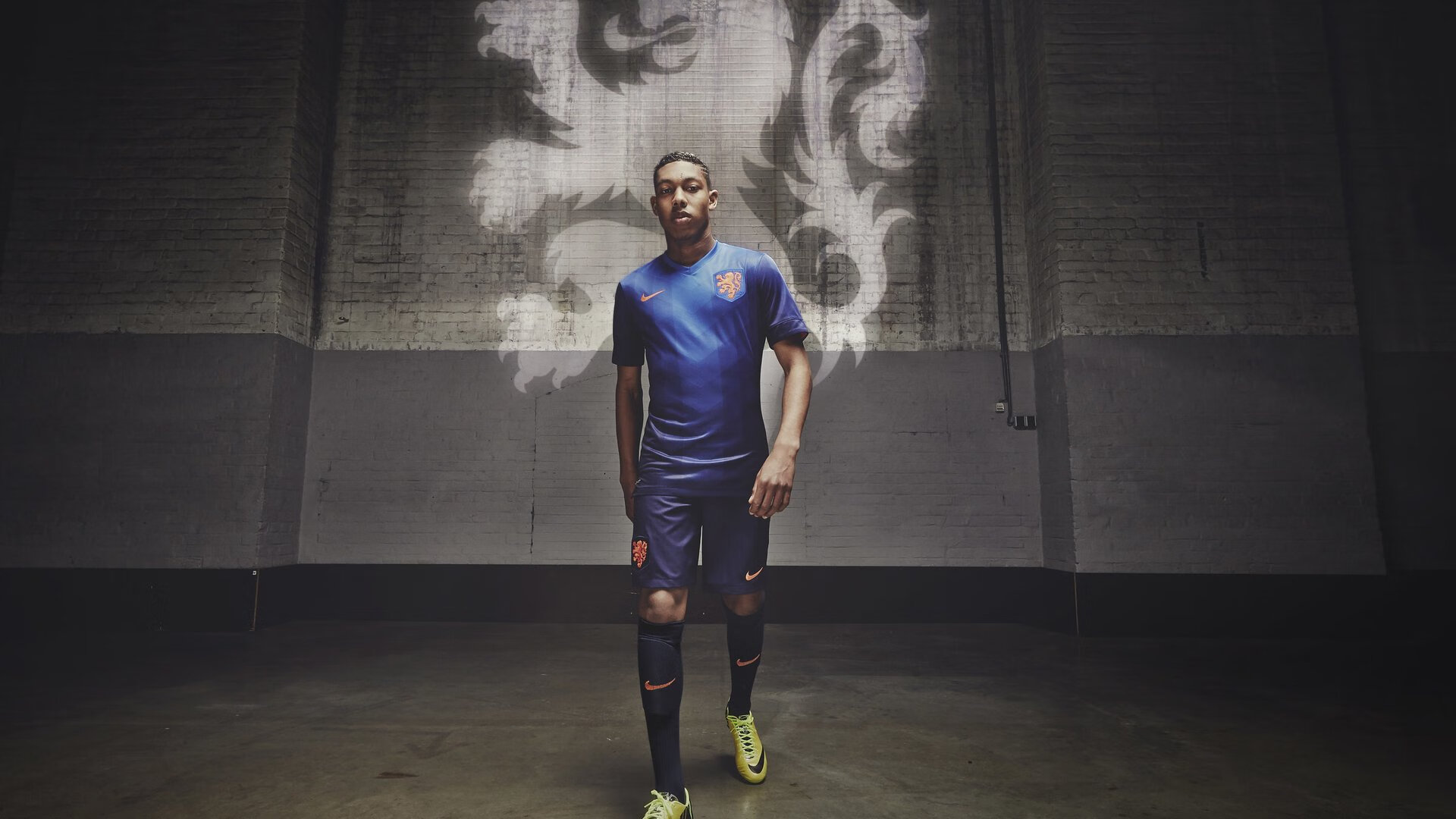 屠龙少年与他的银剑，当诺里斯在赛道上刺破旧秩序的黄昏