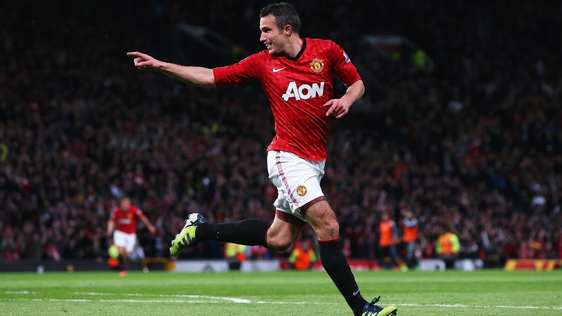 银石双雄记，当阿斯顿马丁的怒火与皮亚斯特里的冷静交织成唯一胜景